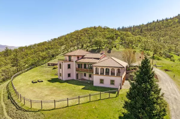 2816 Quail Run RD, Talent, OR 97540