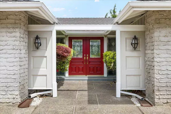 742 Twin Pines CIR, Ashland, OR 97520