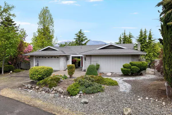 742 Twin Pines CIR, Ashland, OR 97520