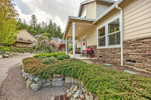 205 Oak Knoll WAY, Jacksonville, OR 97530