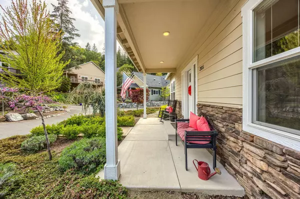 205 Oak Knoll WAY, Jacksonville, OR 97530