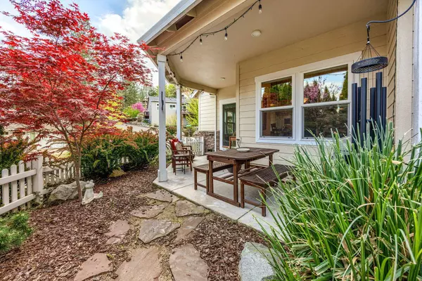 205 Oak Knoll WAY, Jacksonville, OR 97530