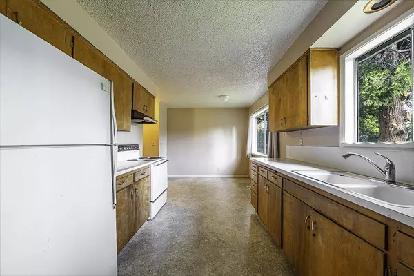 1228 11th ST, Medford, OR 97504