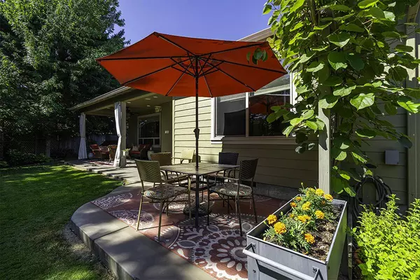 126 Marin CT, Talent, OR 97540