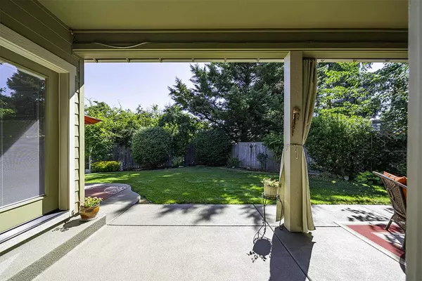 126 Marin CT, Talent, OR 97540