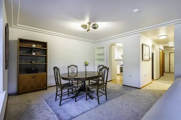 833 Cobblestone CT, Ashland, OR 97520