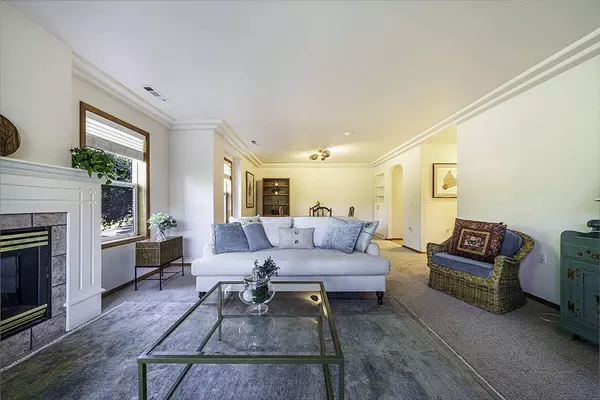 833 Cobblestone CT, Ashland, OR 97520