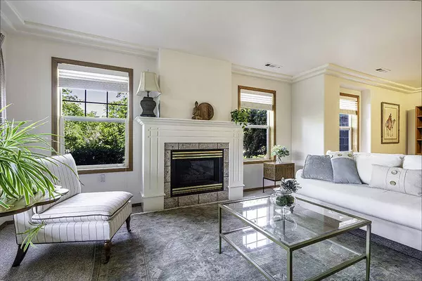 833 Cobblestone CT, Ashland, OR 97520