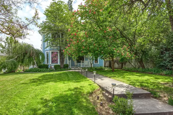 496 Beach ST, Ashland, OR 97520