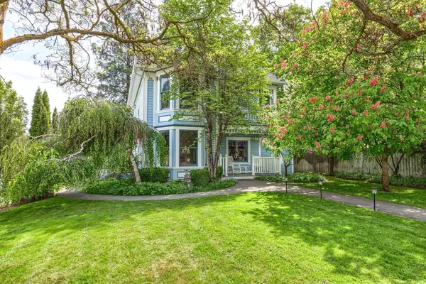 496 Beach ST, Ashland, OR 97520