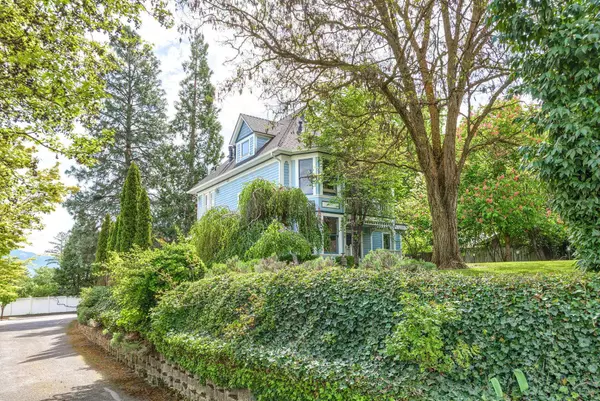 496 Beach ST, Ashland, OR 97520