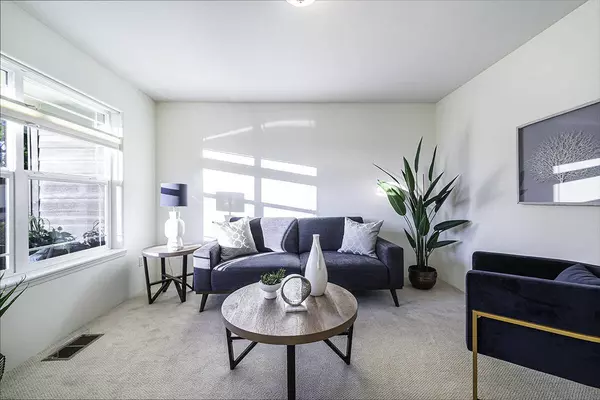 228 Talent AVE #15, Talent, OR 97540