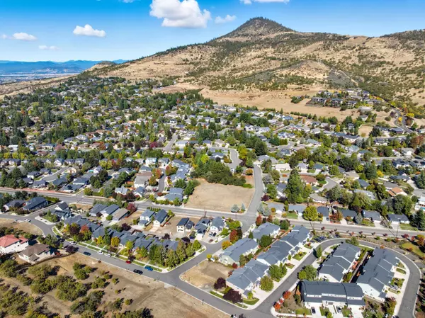 4719 Hathaway DR, Medford, OR 97504