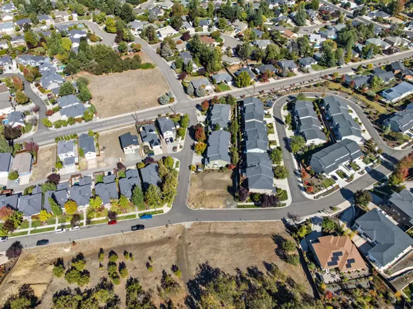 4719 Hathaway DR, Medford, OR 97504