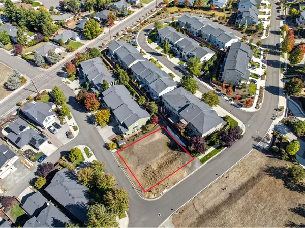 4719 Hathaway DR, Medford, OR 97504