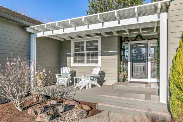 3355 Elmwood CT, Medford, OR 97504