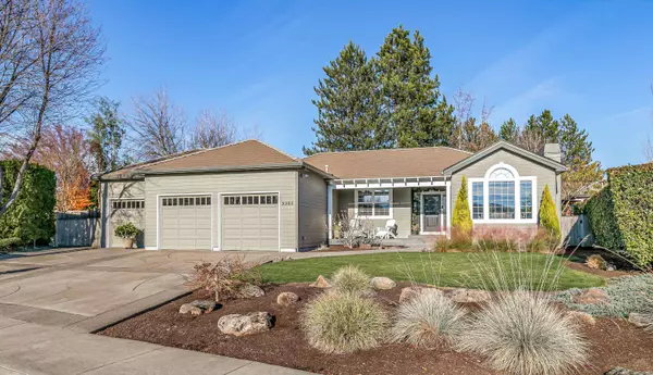 3355 Elmwood CT, Medford, OR 97504