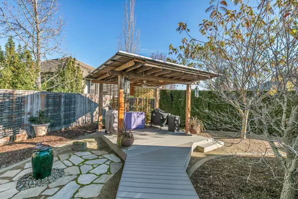 3355 Elmwood CT, Medford, OR 97504