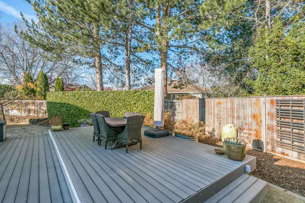 3355 Elmwood CT, Medford, OR 97504