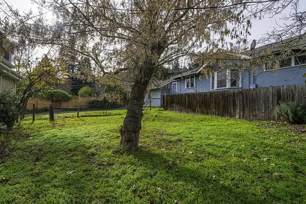 126 Nursery ST, Ashland, OR 97520