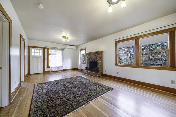 126 Nursery ST, Ashland, OR 97520