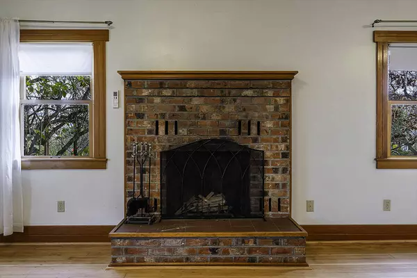 126 Nursery ST, Ashland, OR 97520