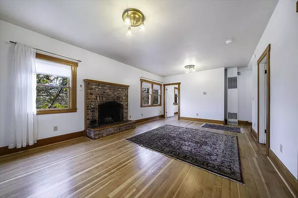 126 Nursery ST, Ashland, OR 97520