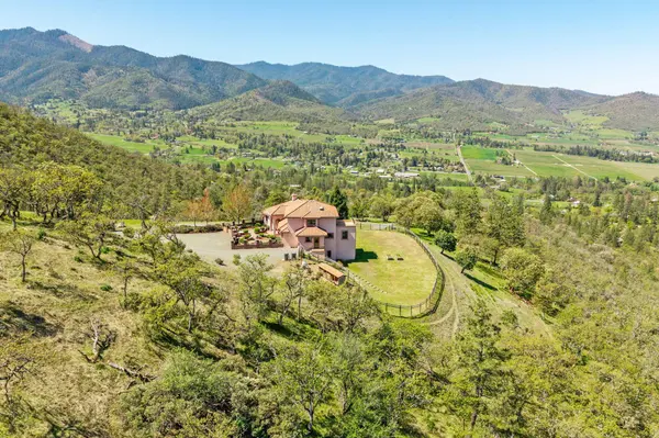 2816 Quail Run RD, Talent, OR 97540