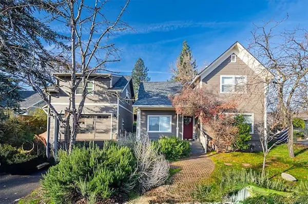 563 Rock ST, Ashland, OR 97520