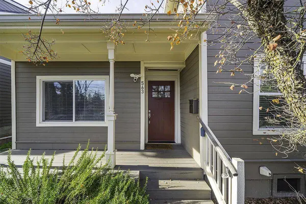 563 Rock ST, Ashland, OR 97520