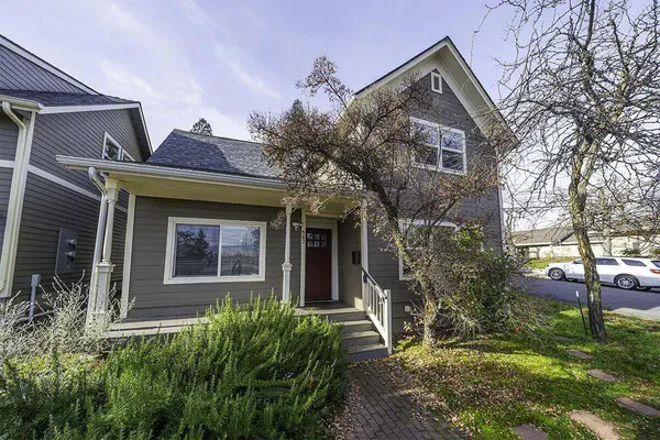 563 Rock ST, Ashland, OR 97520