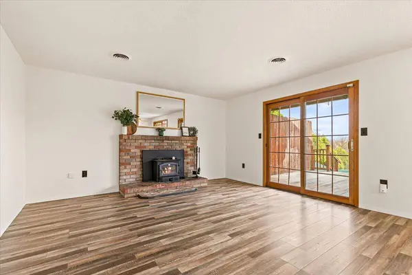 401 Elm ST, Phoenix, OR 97535