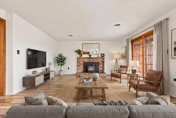 401 Elm ST, Phoenix, OR 97535