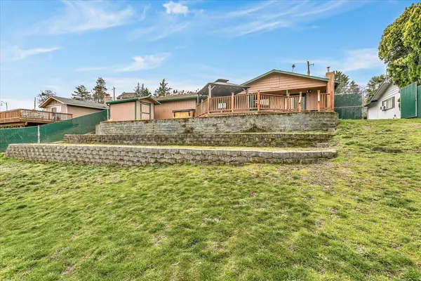 401 Elm ST, Phoenix, OR 97535