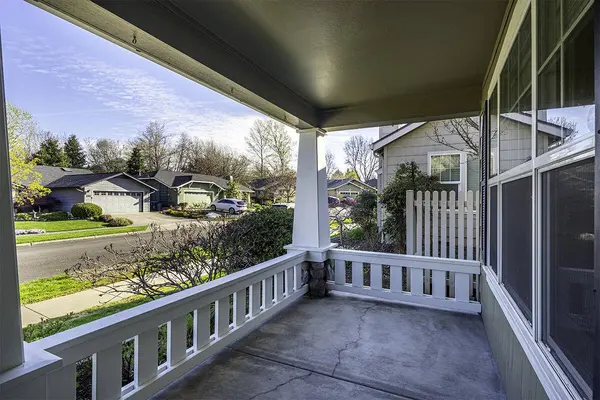 3350 Edgewater DR, Medford, OR 97504