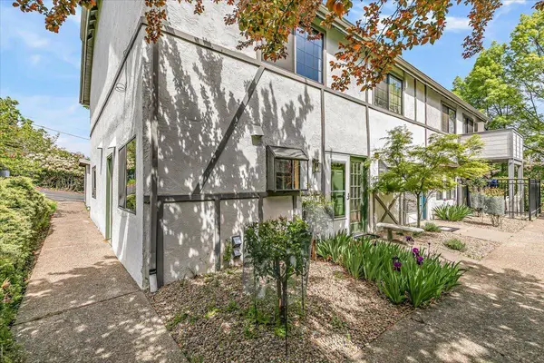 495 Chestnut ST #16, Ashland, OR 97520
