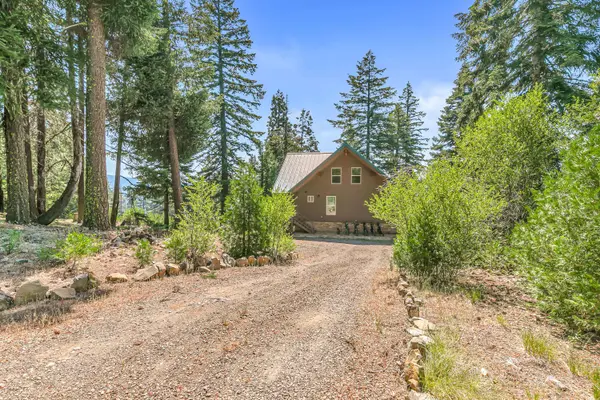 2042 Hyatt Prairie RD, Ashland, OR 97520