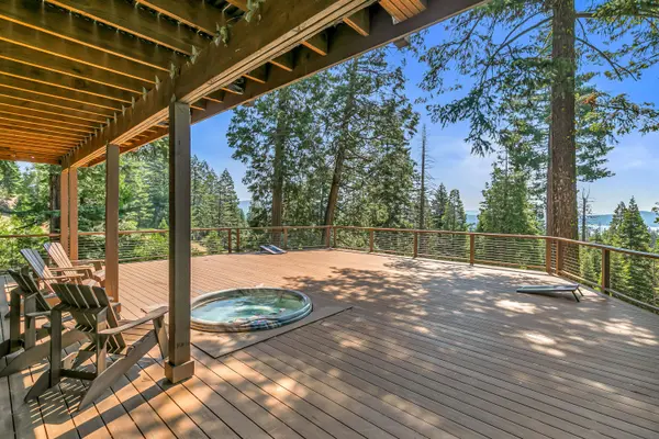 2042 Hyatt Prairie RD, Ashland, OR 97520