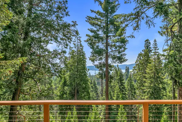 2042 Hyatt Prairie RD, Ashland, OR 97520