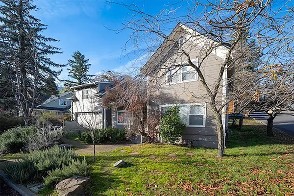 563 Rock ST, Ashland, OR 97520