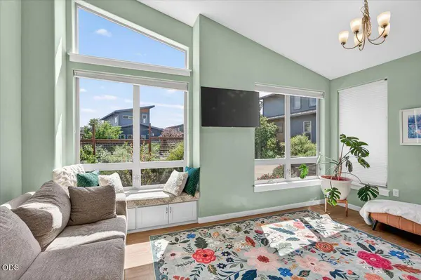 106 Dunn CIR, Ashland, OR 97520