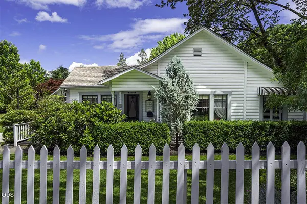 215 4th ST, Jacksonville, OR 97530