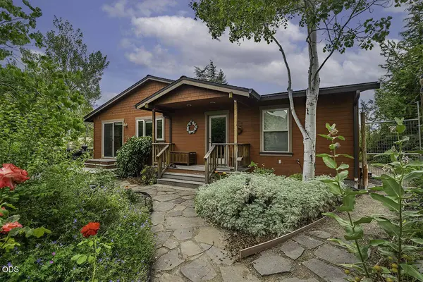 2815 Dead Indian Memorial RD, Ashland, OR 97520