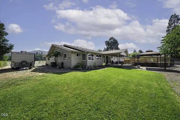 1850 Camp Baker RD, Medford, OR 97501