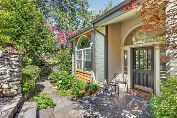 1071 Wildwood WAY, Ashland, OR 97520