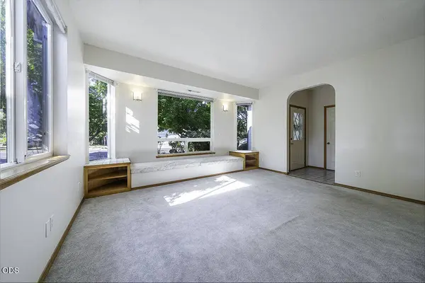 1513 Lithia WAY, Talent, OR 97540