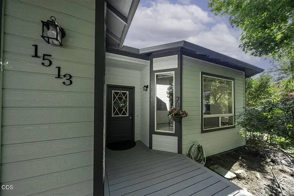 1513 Lithia WAY