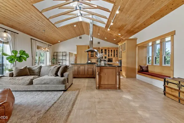 145 Normal AVE, Ashland, OR 97520