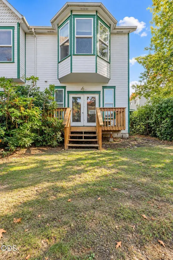 49 California ST, Ashland, OR 97520