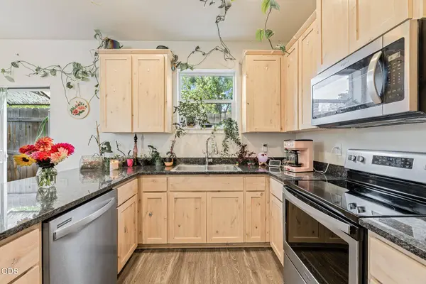 400 Oak ST, Phoenix, OR 97535